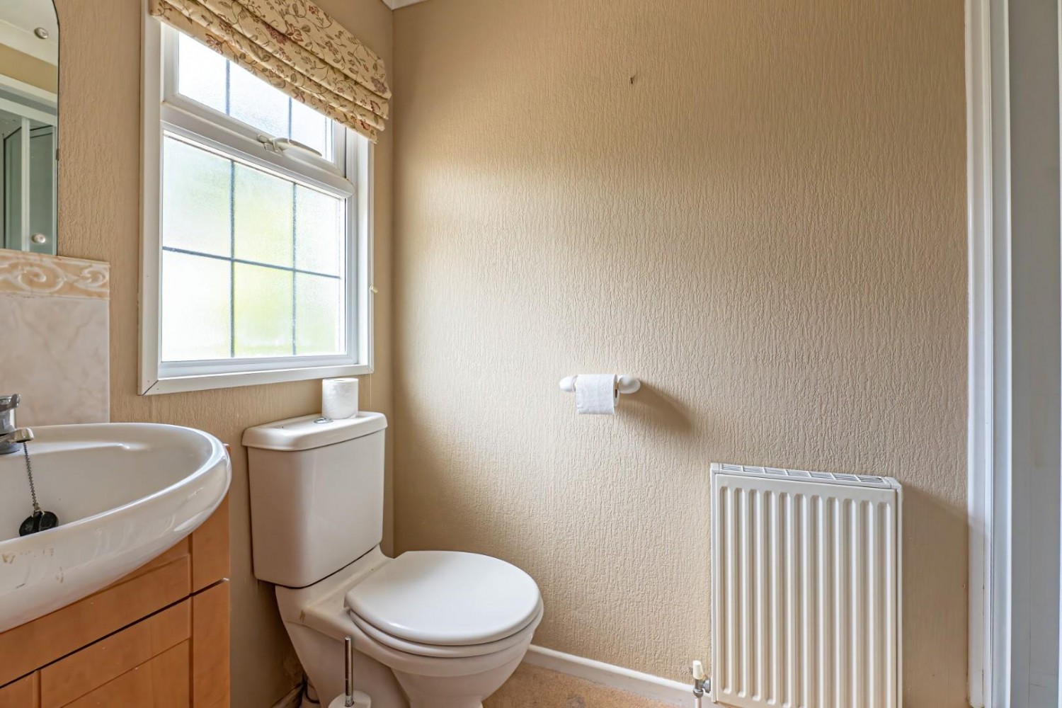 2 bedroom Park home for sale in Chesham Road, Wigginton, Tring