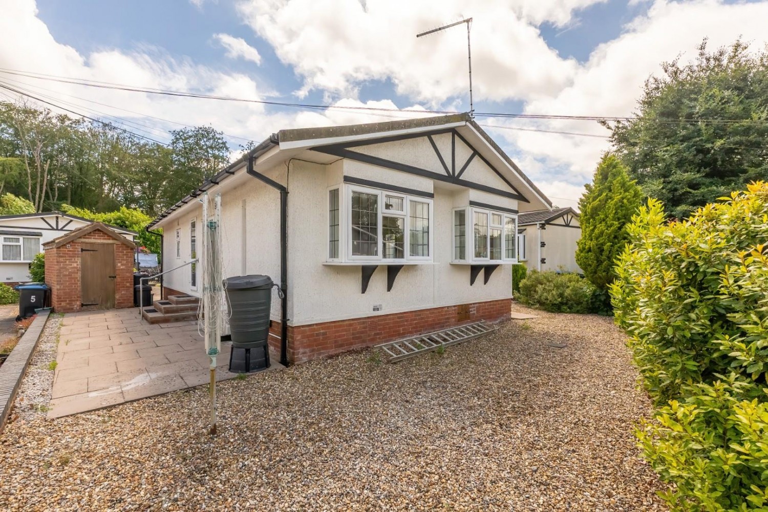 2 bedroom Park home for sale in Chesham Road, Wigginton, Tring