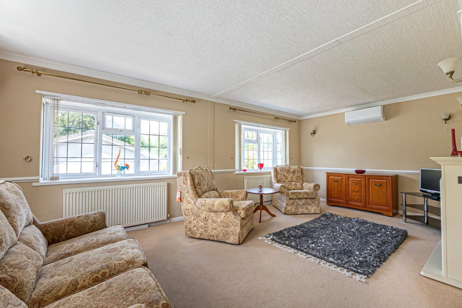 2 bedroom Park home for sale in Chesham Road, Wigginton, Tring