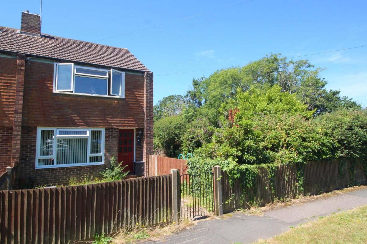 2 bedroom House for sale in St. Edwards Road, Netley Abbey, Southampton