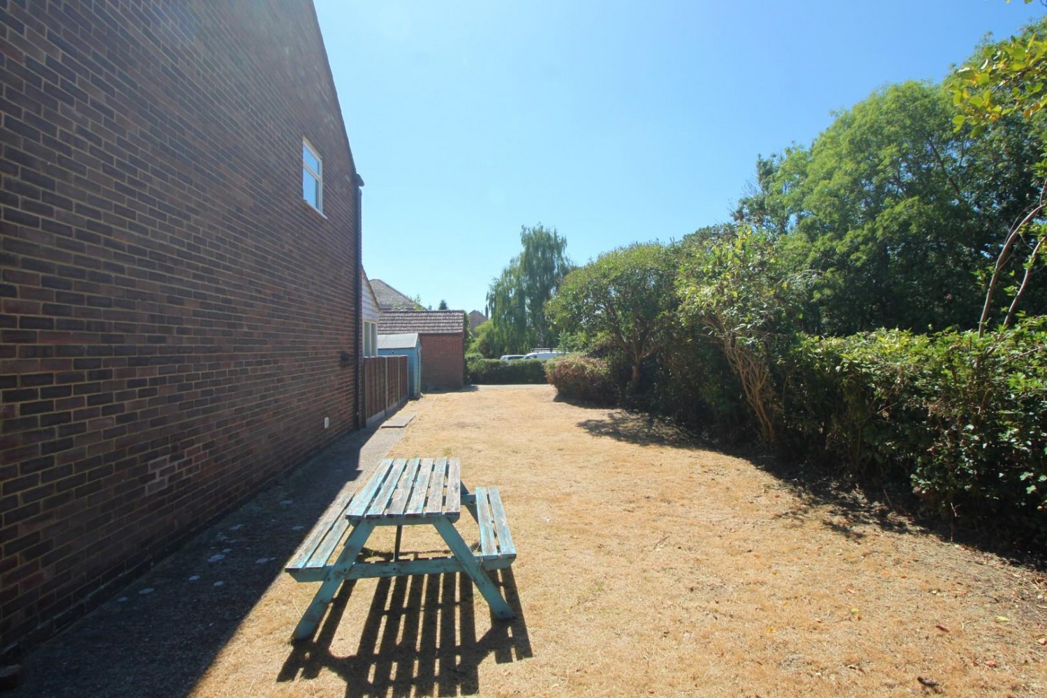 2 bedroom House for sale in St. Edwards Road, Netley Abbey, Southampton