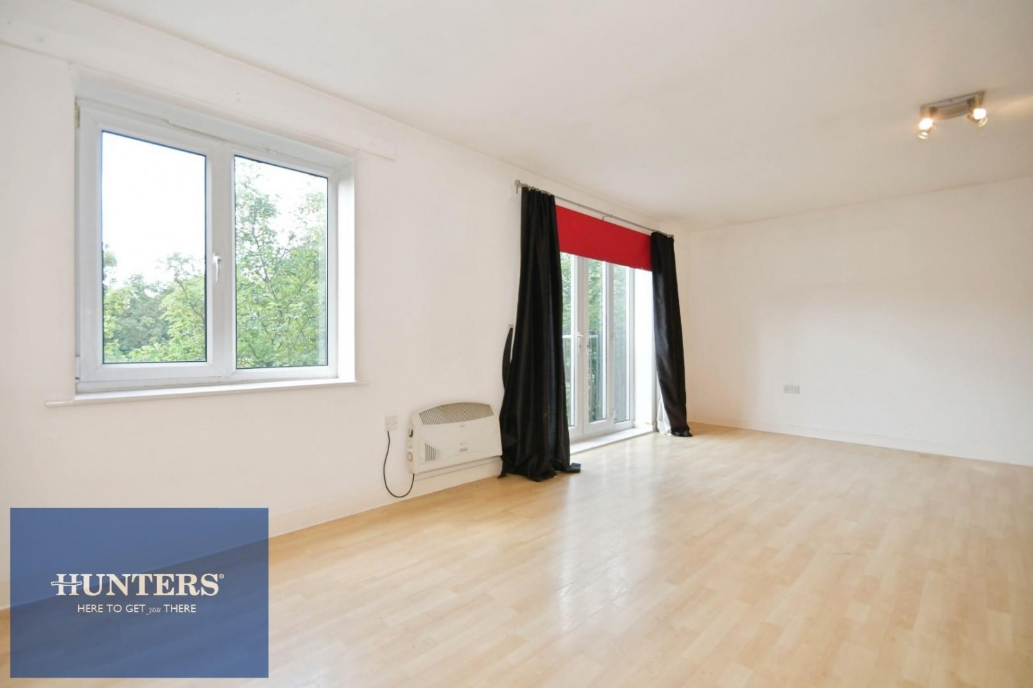 2 bedroom Flat for sale in Henshall House, Tapton Lock Hill, Tapton, Chesterfield, S41 7GH