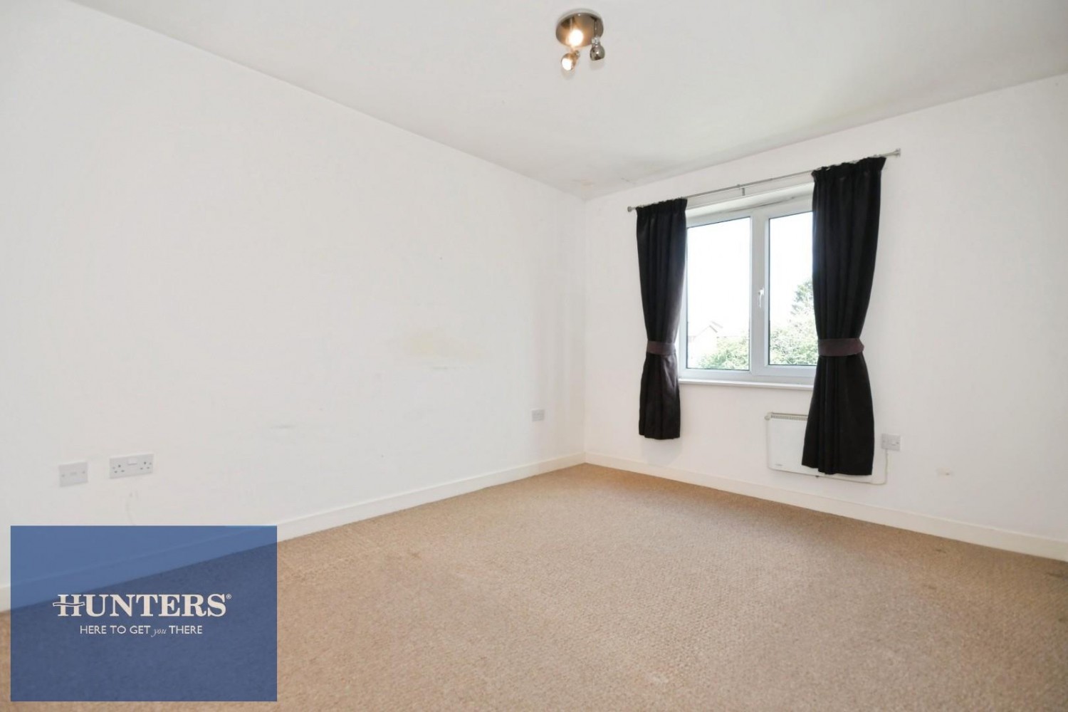 2 bedroom Flat for sale in Henshall House, Tapton Lock Hill, Tapton, Chesterfield, S41 7GH