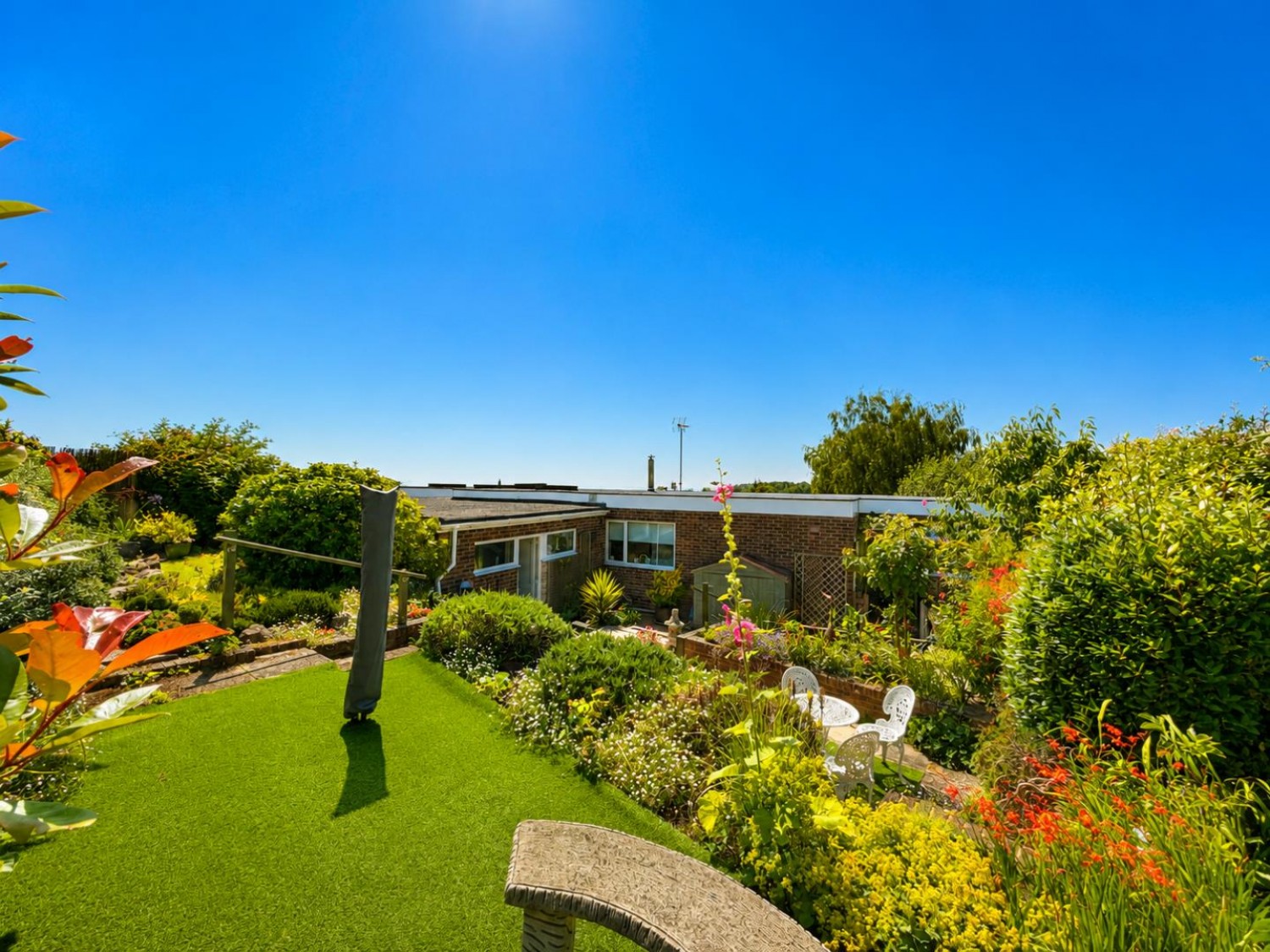 4 bedroom Bungalow for sale in Sene Park, Hythe