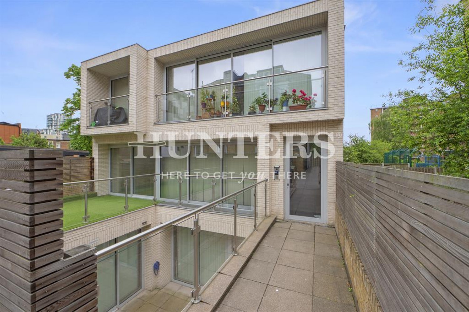 1 bedroom Flat to let in Seven Sisters Road, London, N4