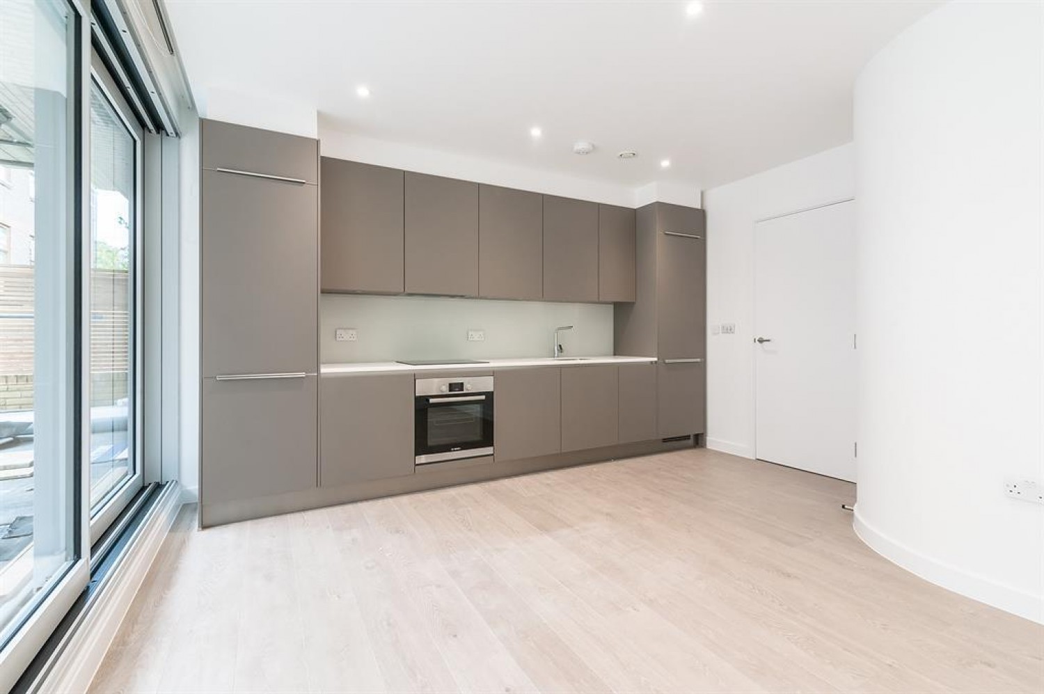 1 bedroom Flat to let in Seven Sisters Road, London, N4