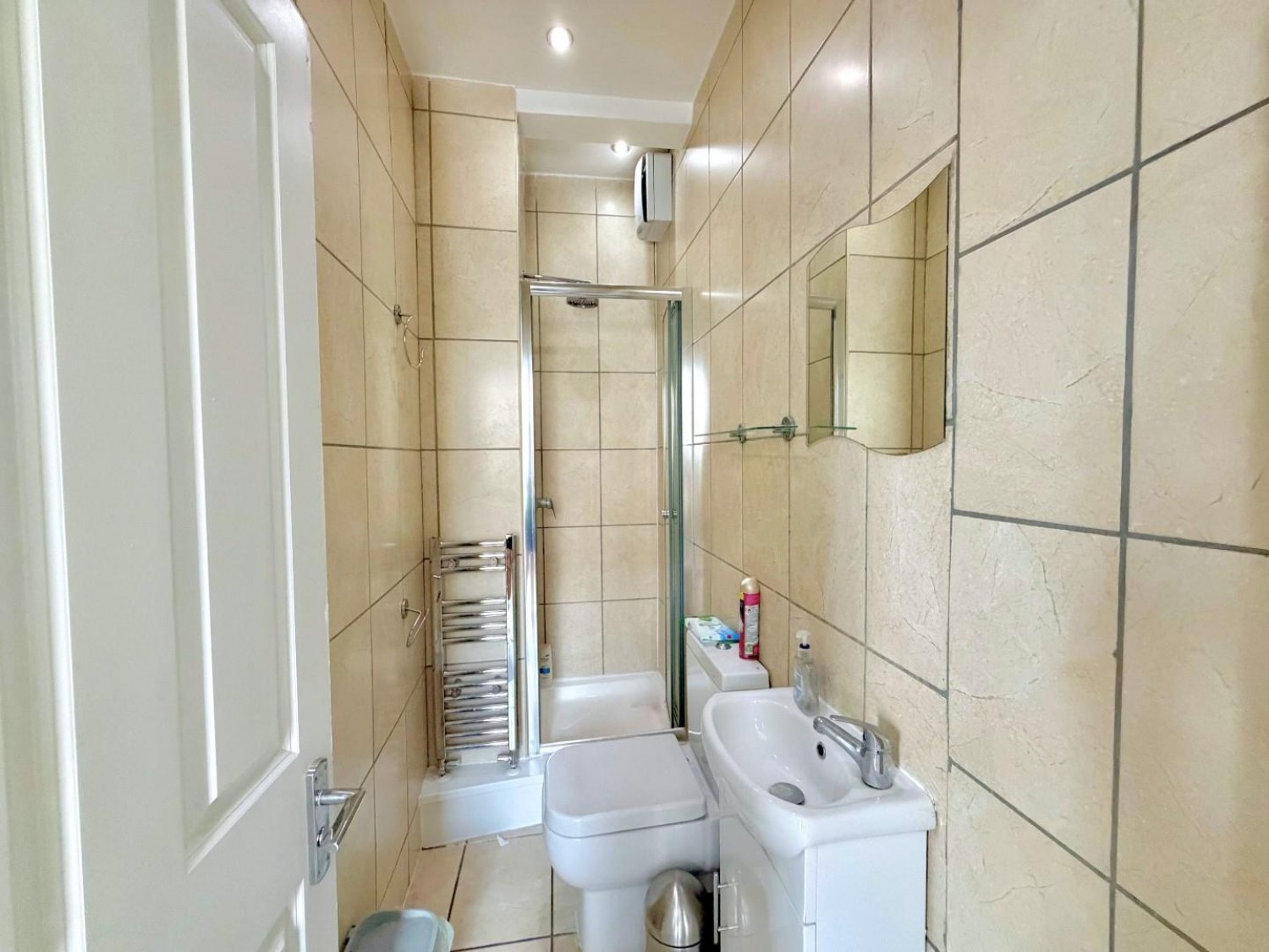 6 bedroom House to let in Agar Grove, London NW1