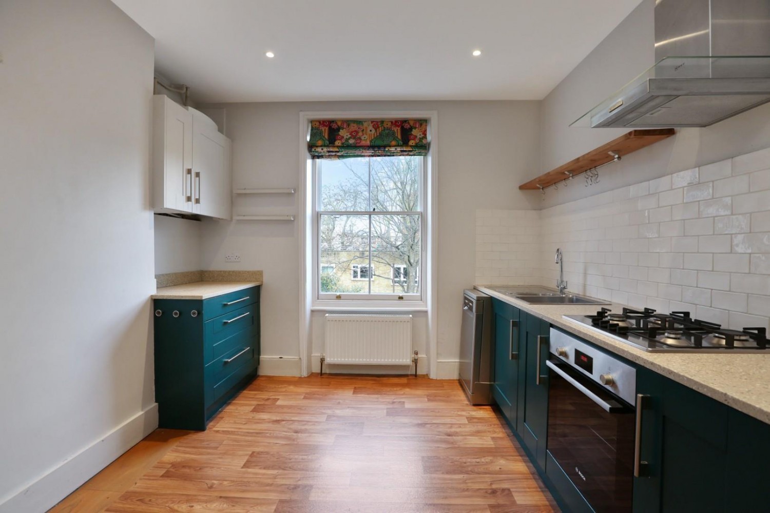 2 bedroom Flat to let in Eastlake Road, London