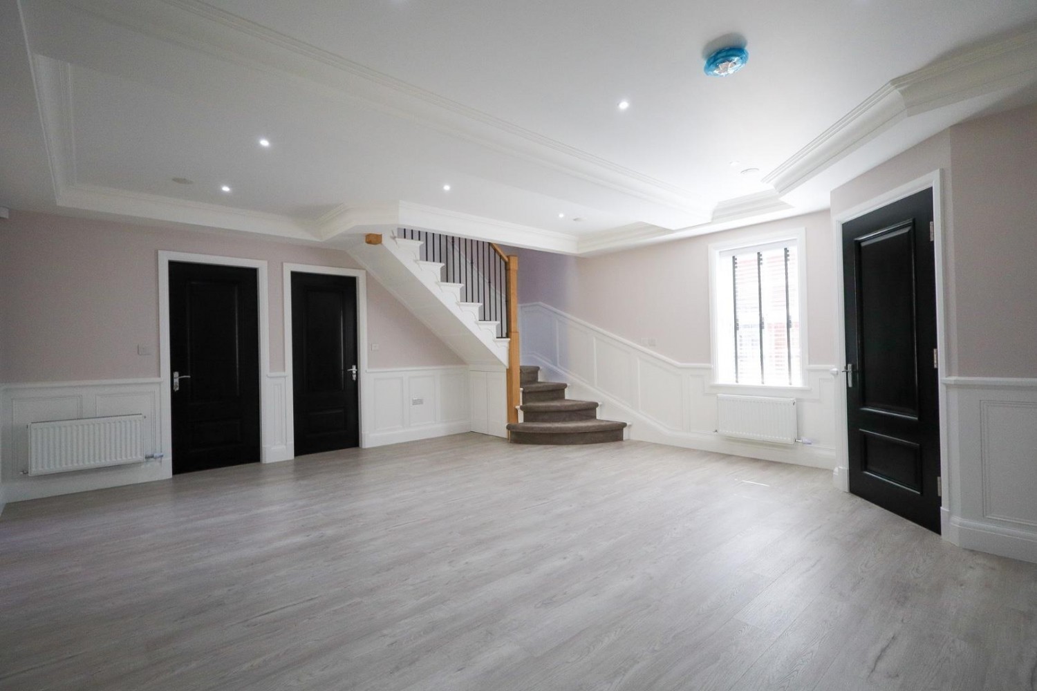 4 bedroom House to let in Willow Wood Close, Ashton-Under-Lyne