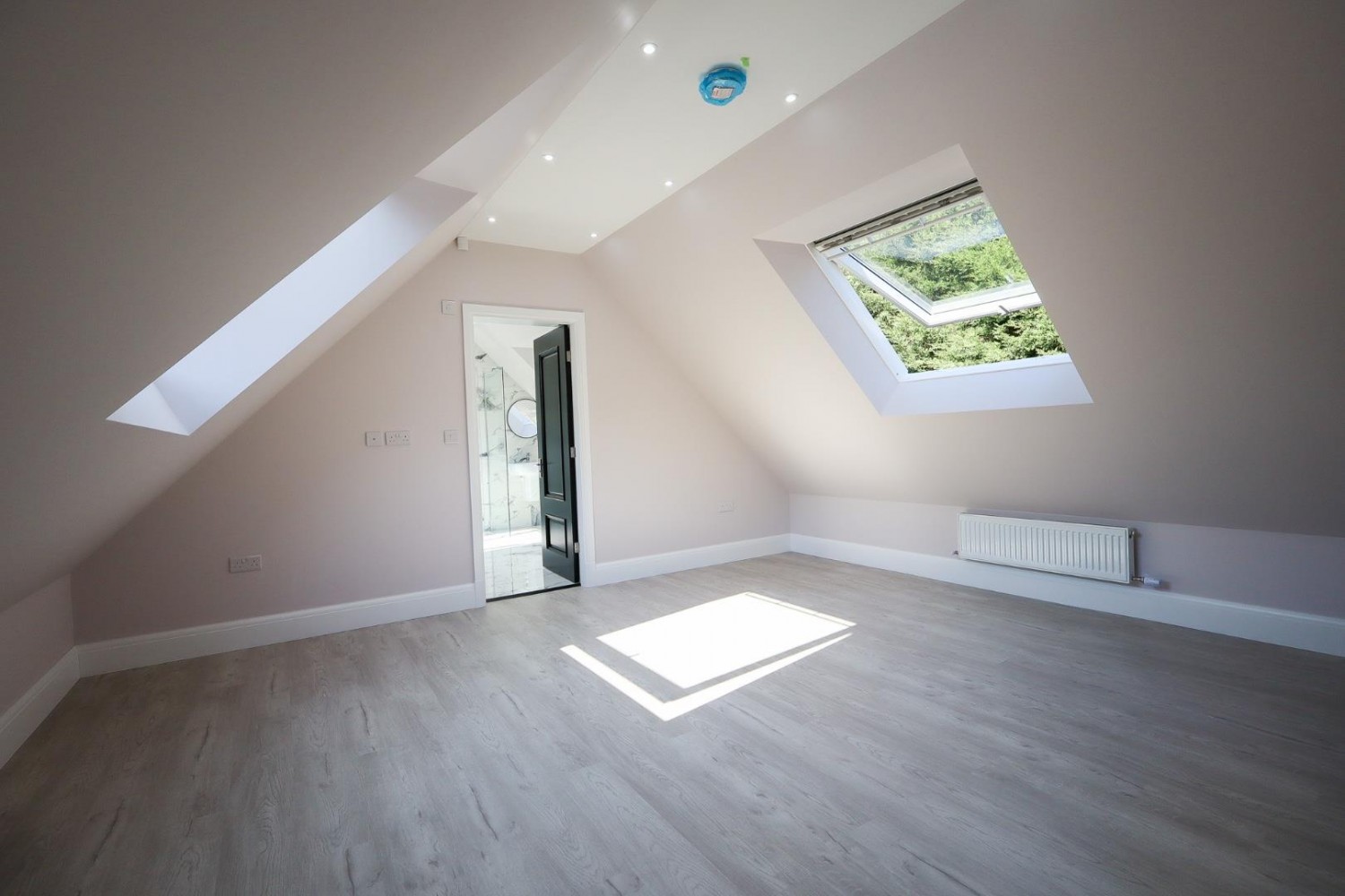 4 bedroom House to let in Willow Wood Close, Ashton-Under-Lyne