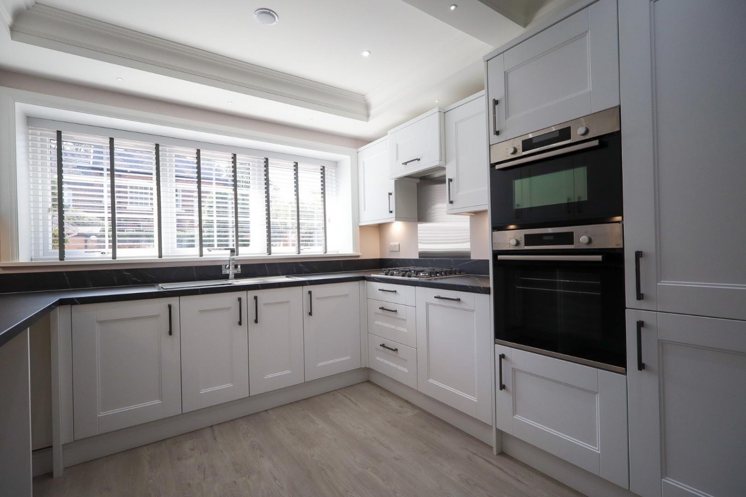 4 bedroom House to let in Willow Wood Close, Ashton-Under-Lyne