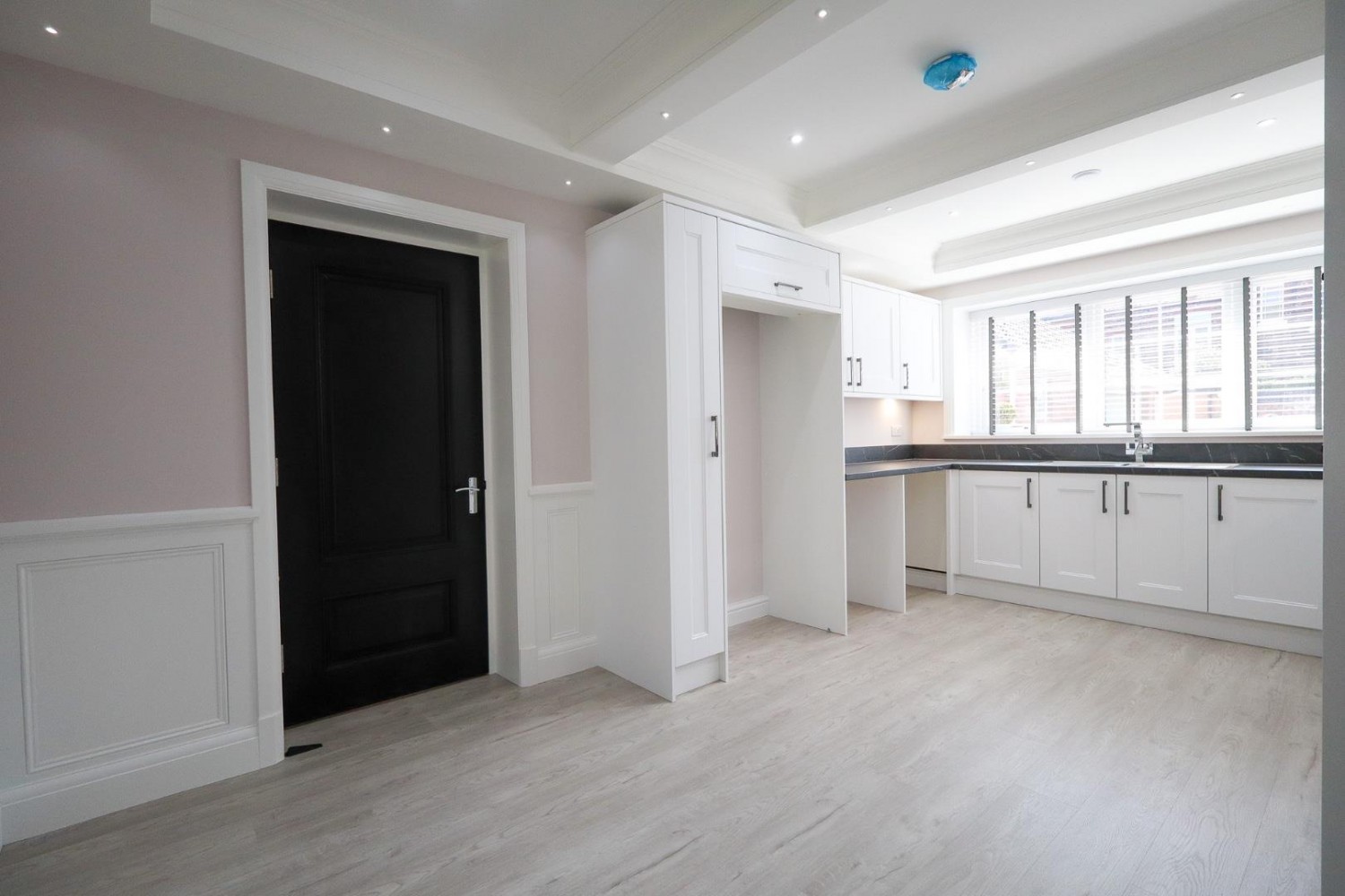 4 bedroom House to let in Willow Wood Close, Ashton-Under-Lyne