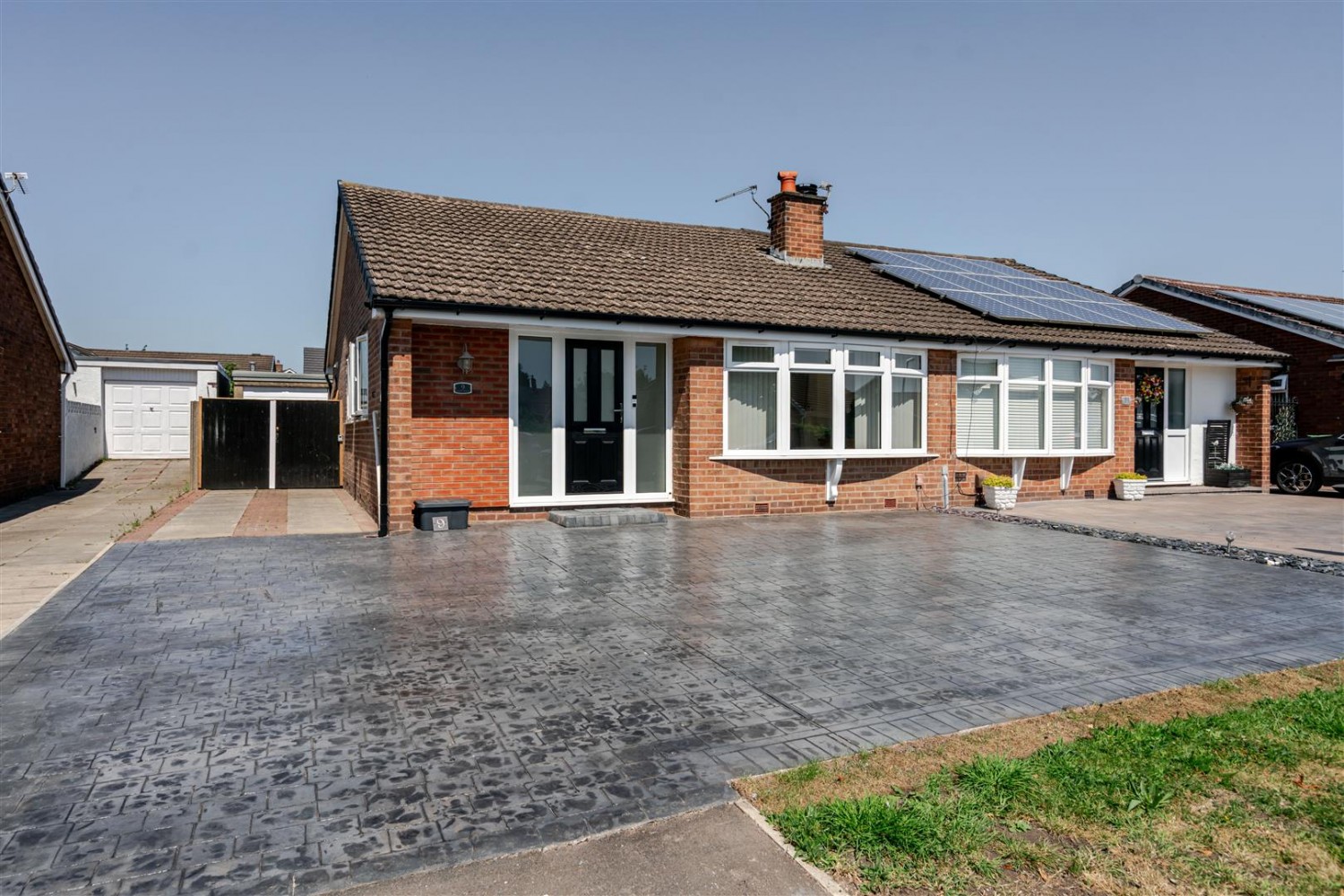 2 bedroom Bungalow for sale in Thames Ave, Leigh