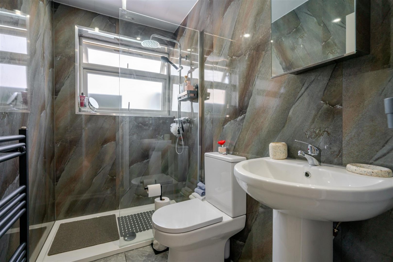 2 bedroom Bungalow for sale in Thames Ave, Leigh