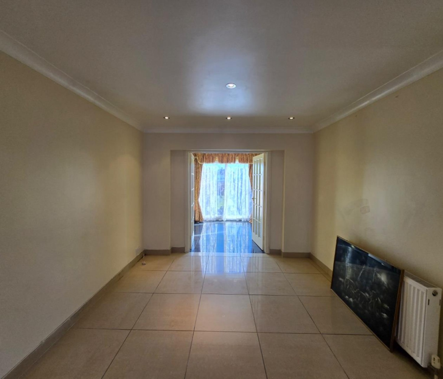 3 bedroom House to let in Bellamy Drive, Stanmore
