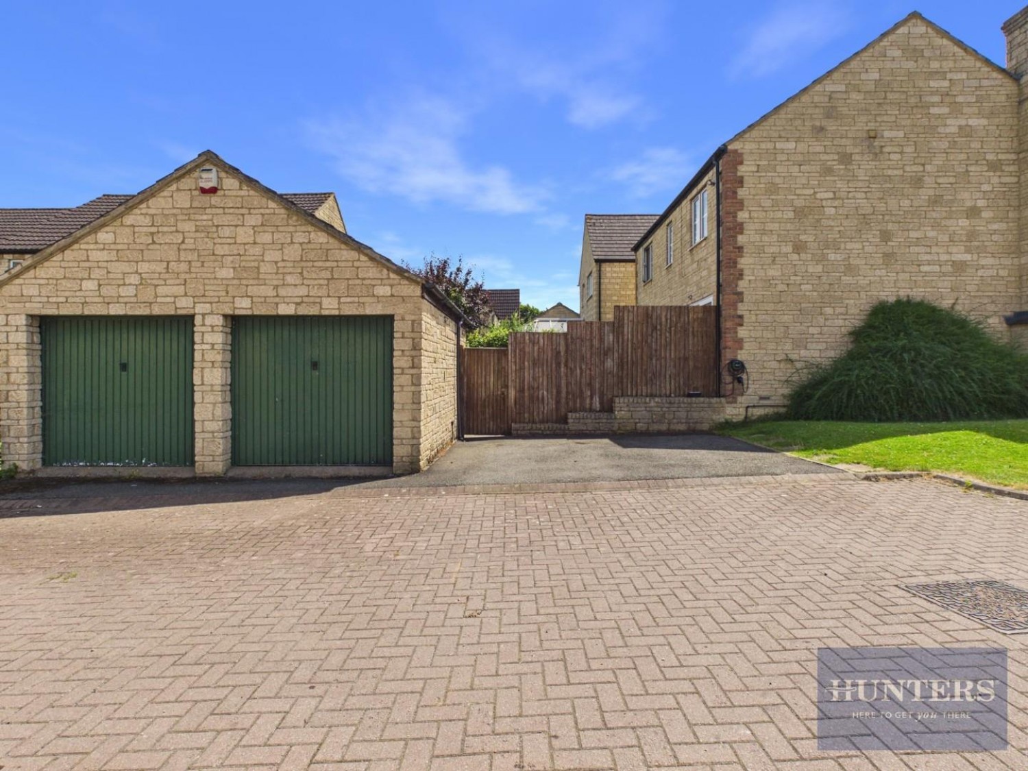 4 bedroom House to let in Chalford Avenue, The Reddings, Cheltenham
