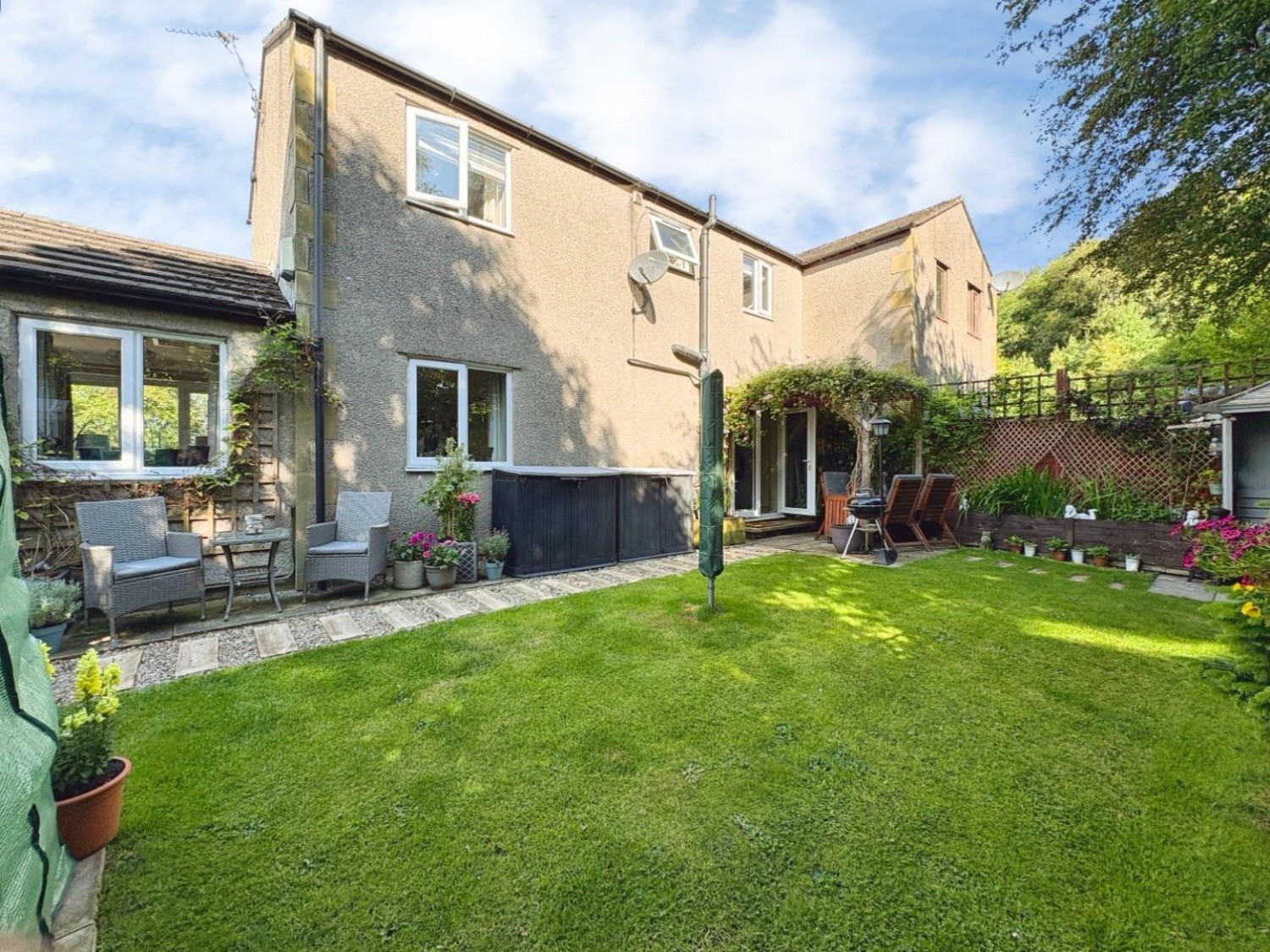 3 bedroom House for sale in Kendal Close, Hellifield, Skipton