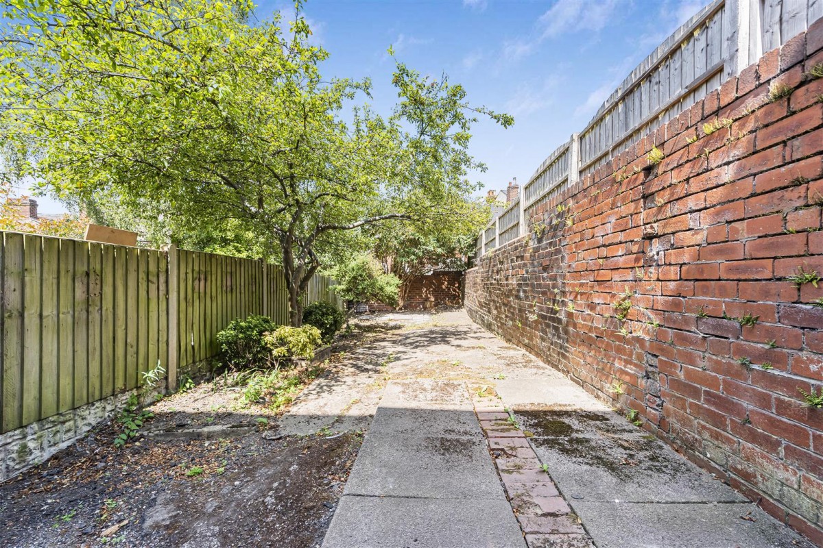 Broxholme Road, Sheffield, S8 8TA