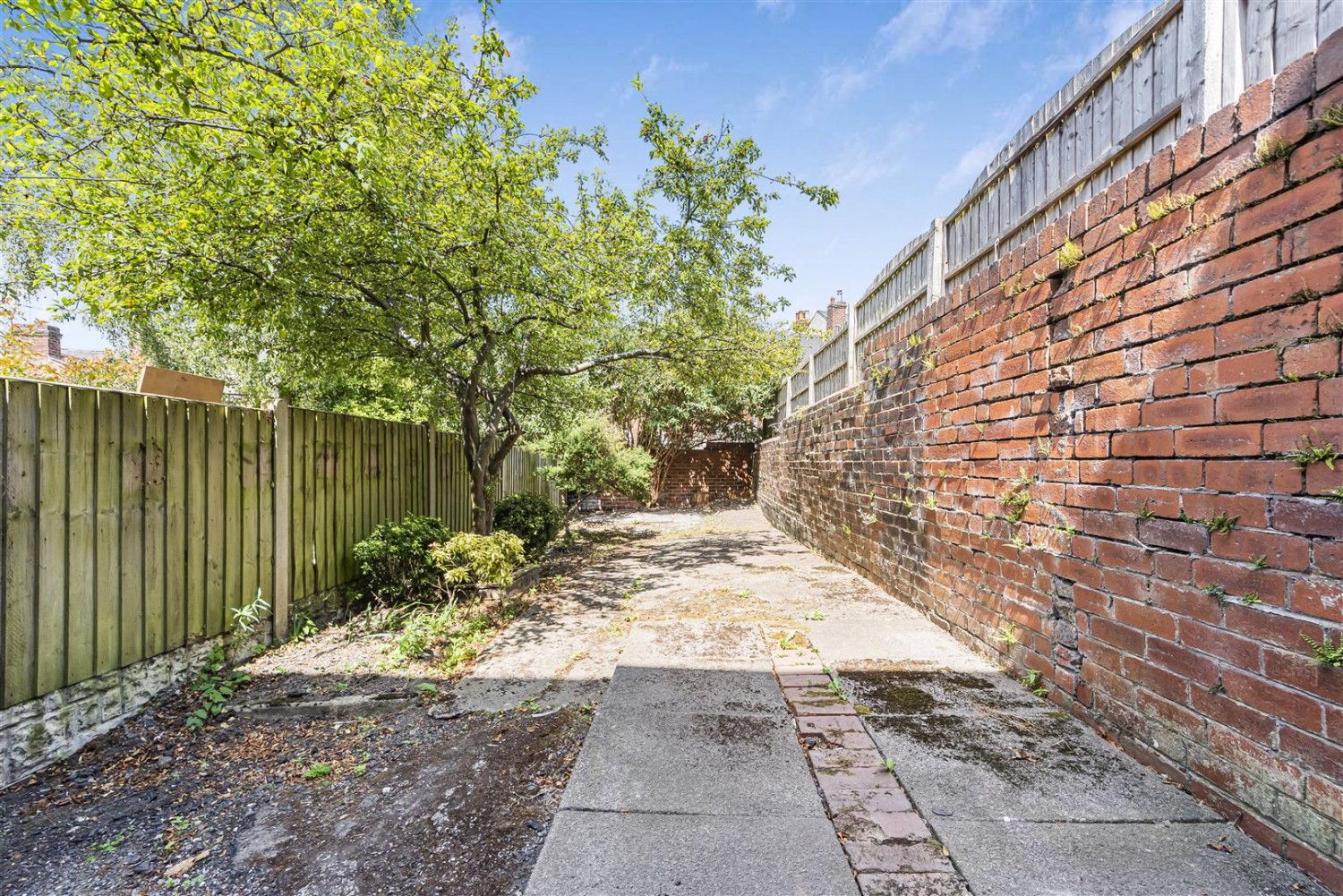 2 bedroom House for sale in Broxholme Road, Sheffield, S8 8TA