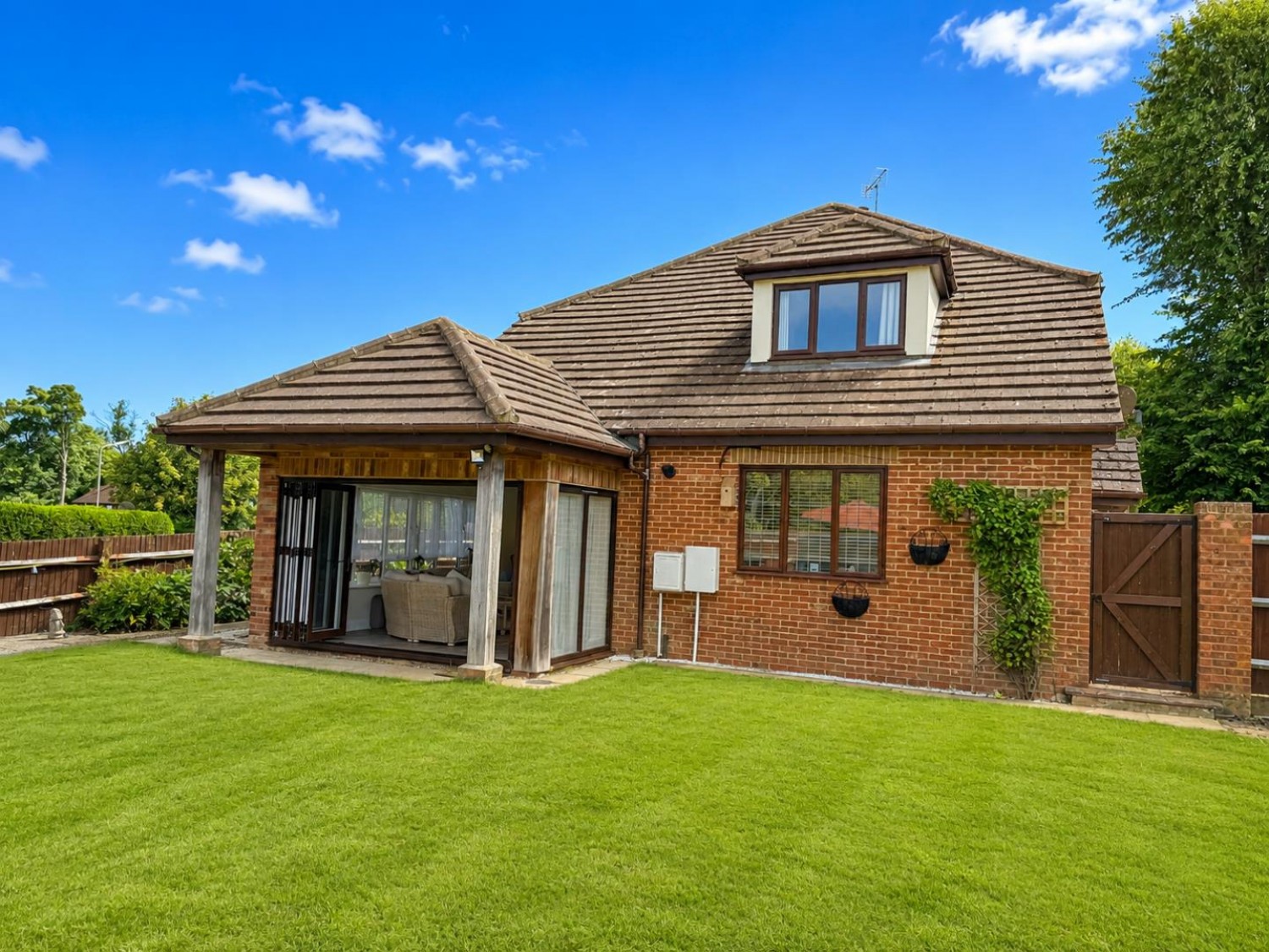 4 bedroom House for sale in Boys Hall Road, Willesborough, Ashford