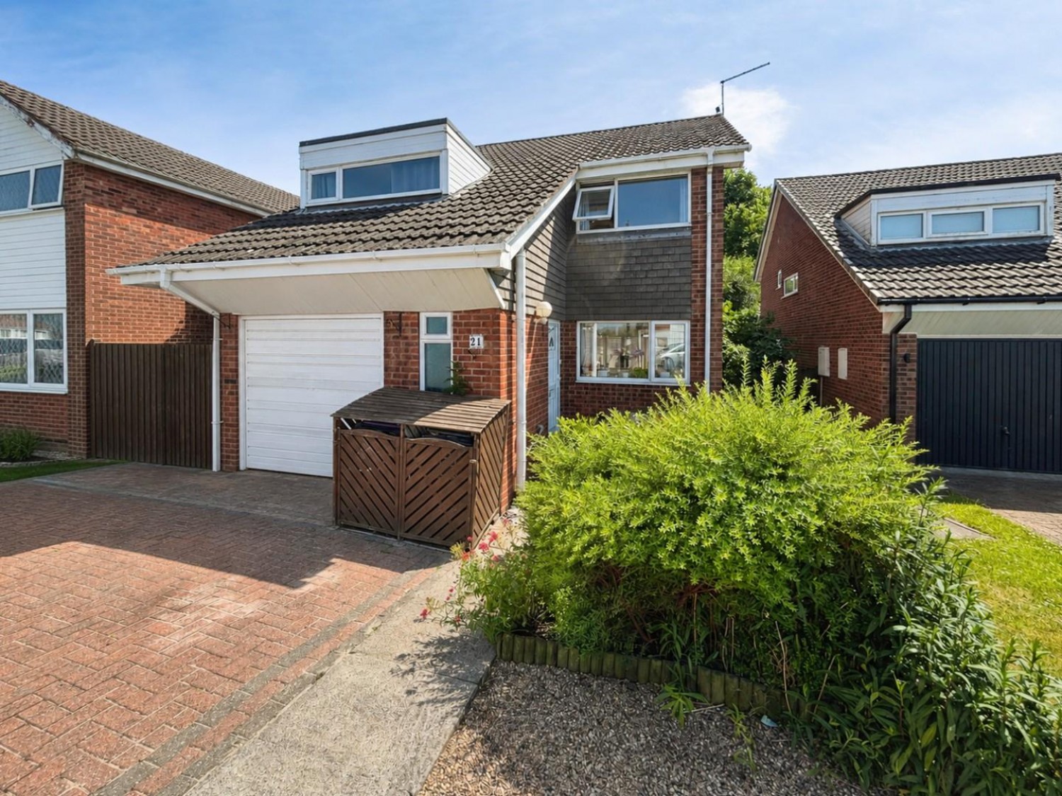 3 bedroom House for sale in Willow Close, Gainsborough, DN21 2TZ