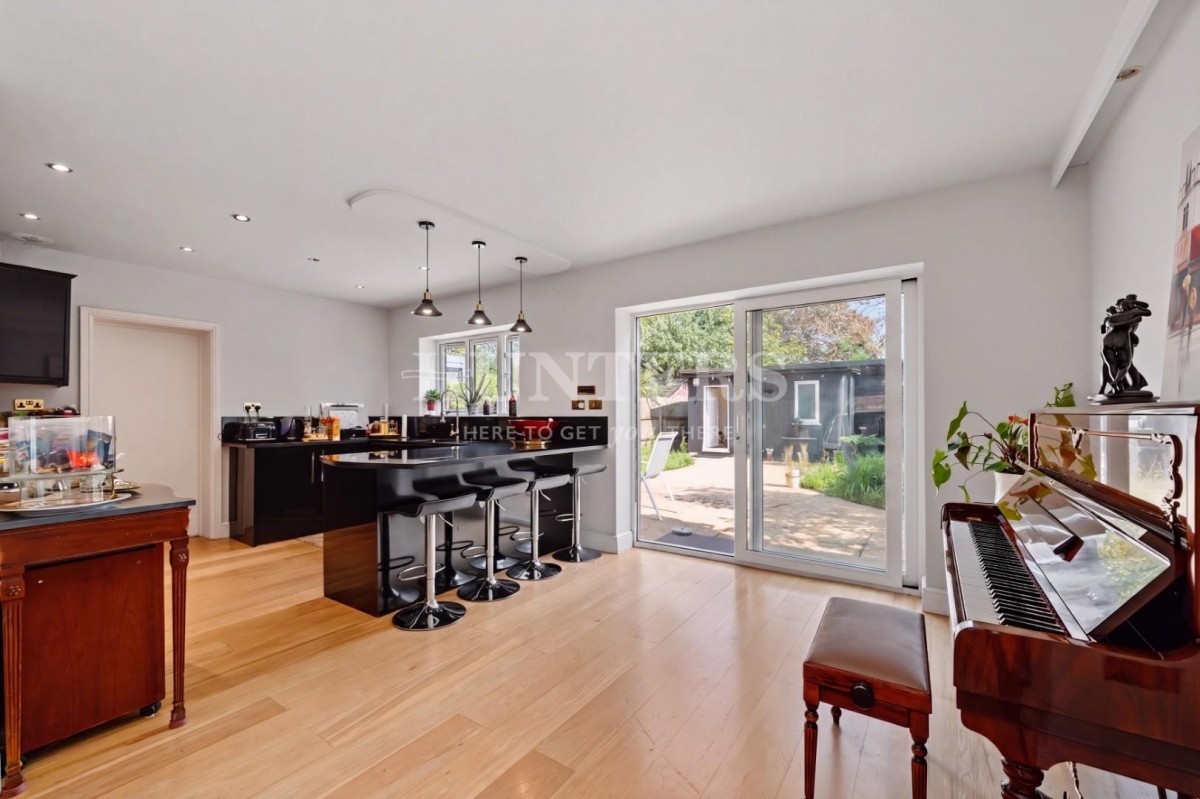 The Vale, Golders Green, London, NW11