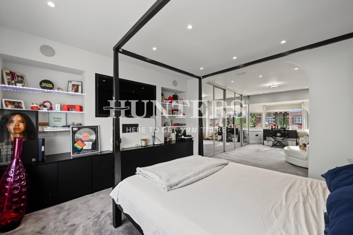 The Vale, Golders Green, London, NW11