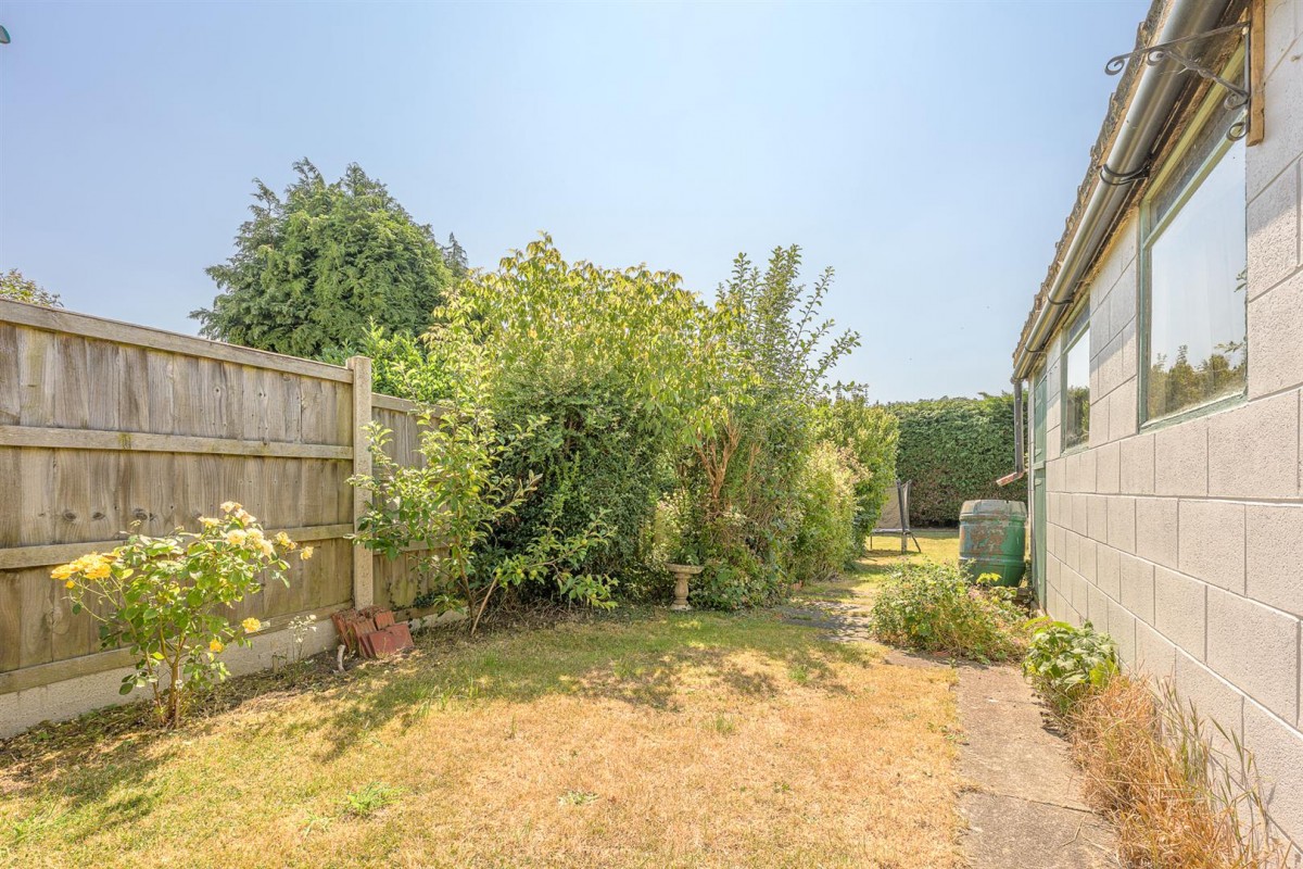 Hawne Lane, Halesowen, B63 3RN