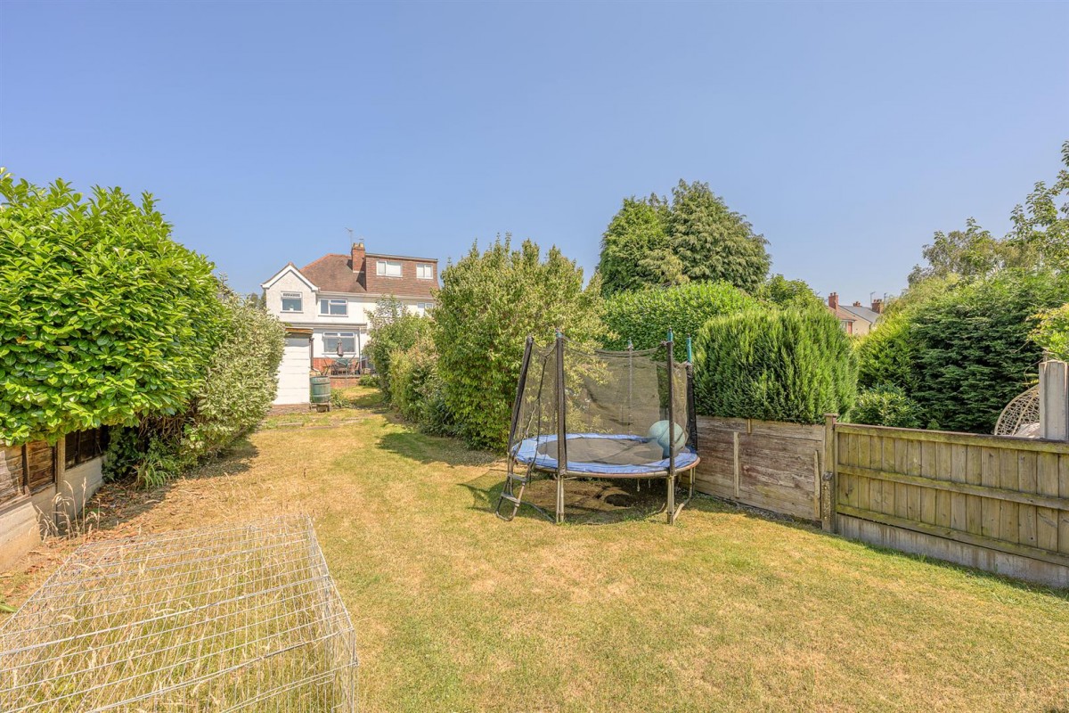 Hawne Lane, Halesowen, B63 3RN
