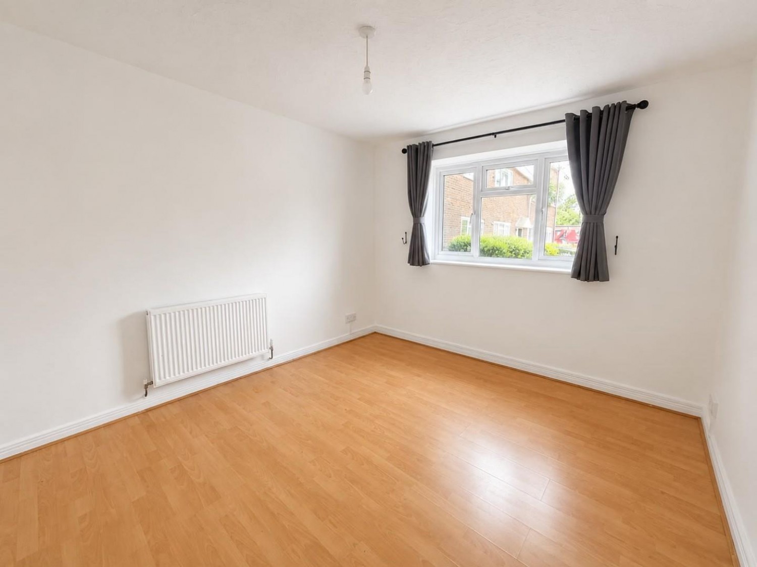 2 bedroom Flat to let in Acacia Grove, New Malden
