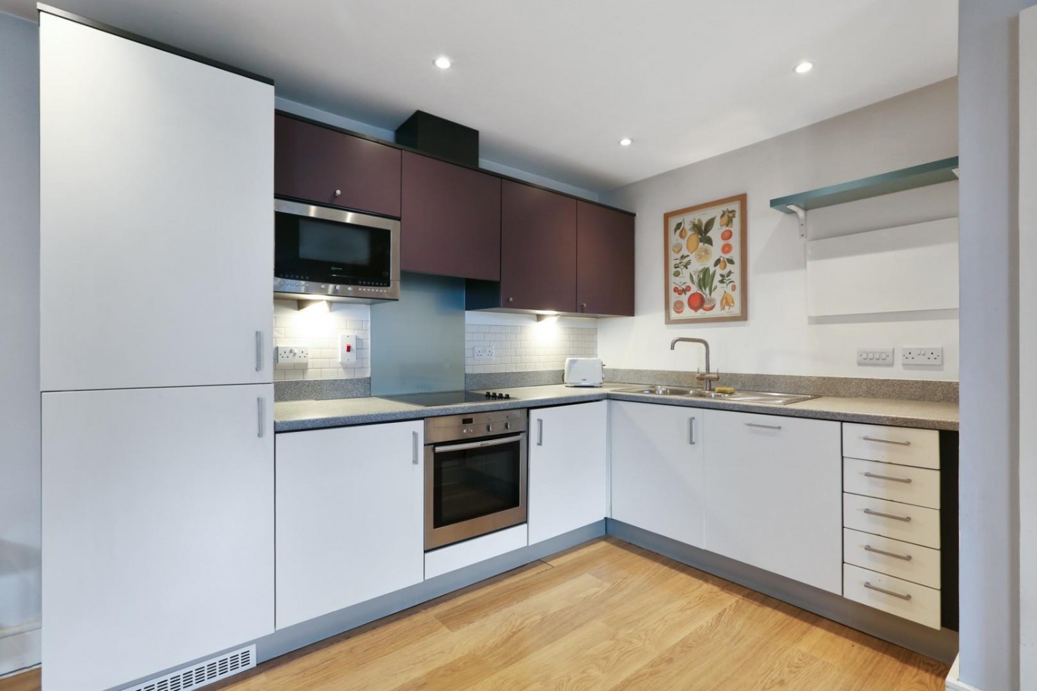 2 bedroom Flat to let in Willow Way, London