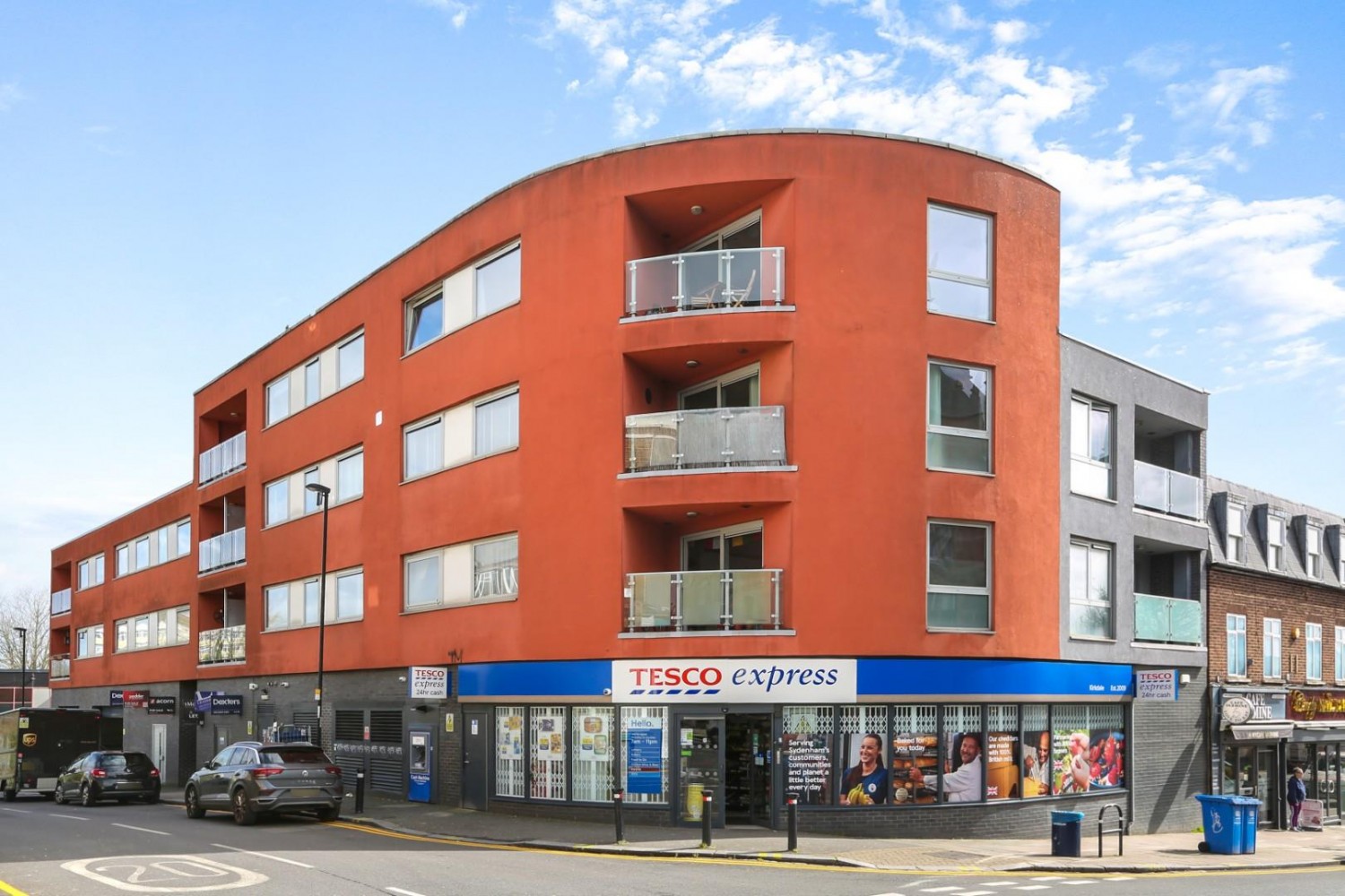 2 bedroom Flat to let in Willow Way, London