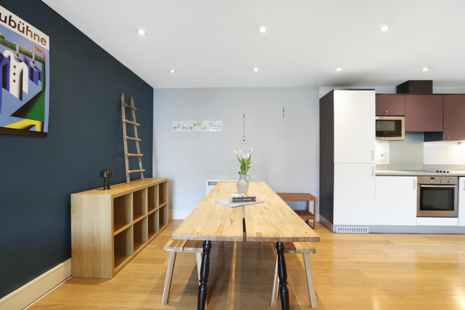 2 bedroom Flat to let in Willow Way, London