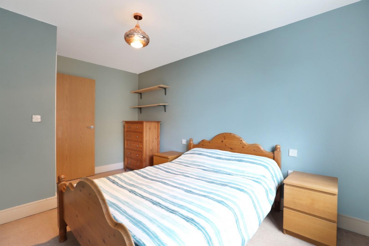 Willow Way, London