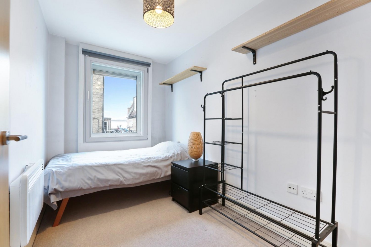 2 bedroom Flat to let in Willow Way, London