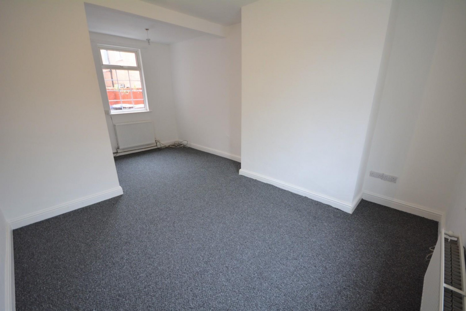 2 bedroom House to let in Dixon Street, Bishop Auckland