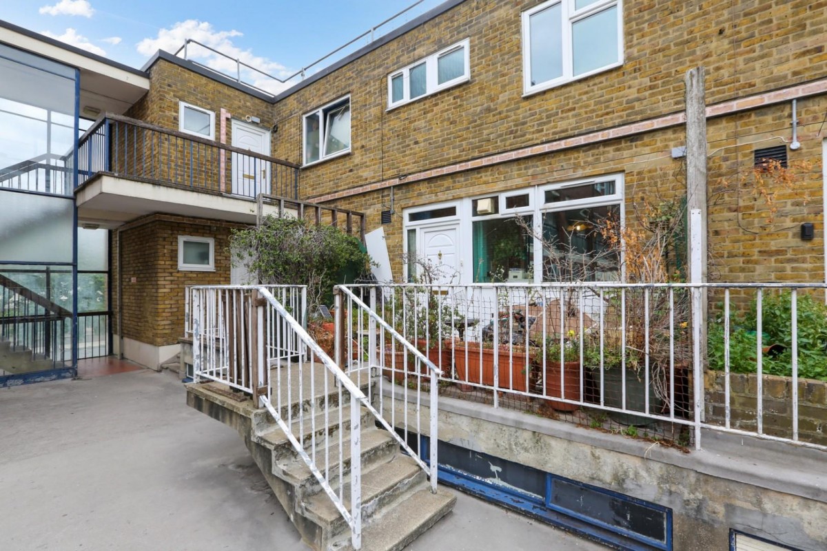 Maddock Way, London