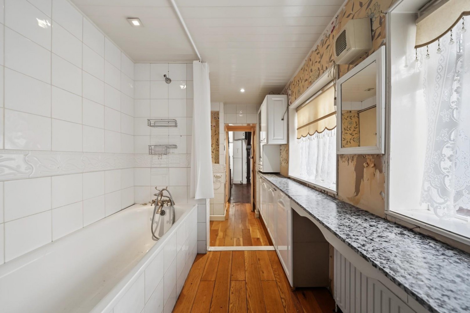 3 bedroom House for sale in Winkley Street, London, E2