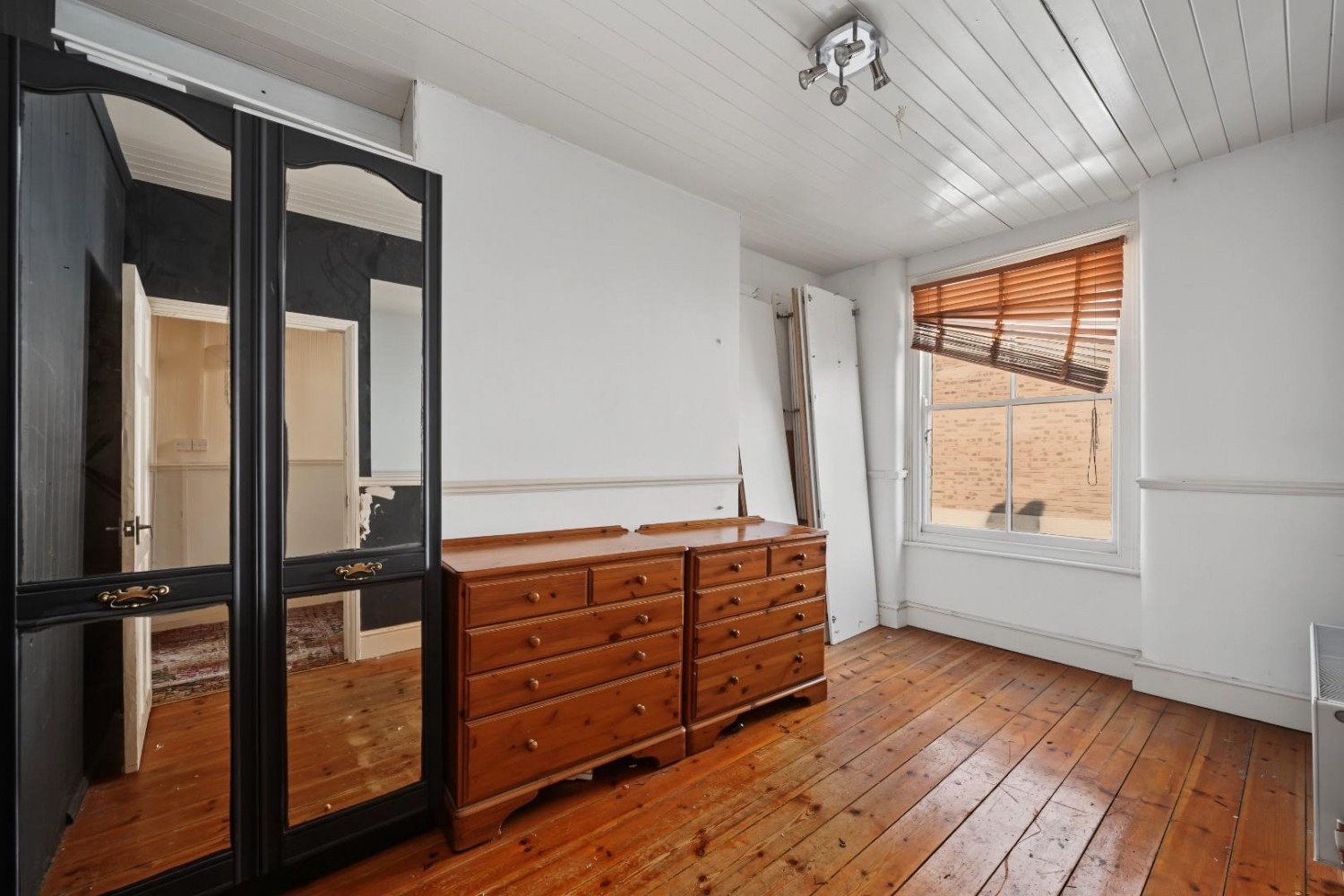 3 bedroom House for sale in Winkley Street, London, E2