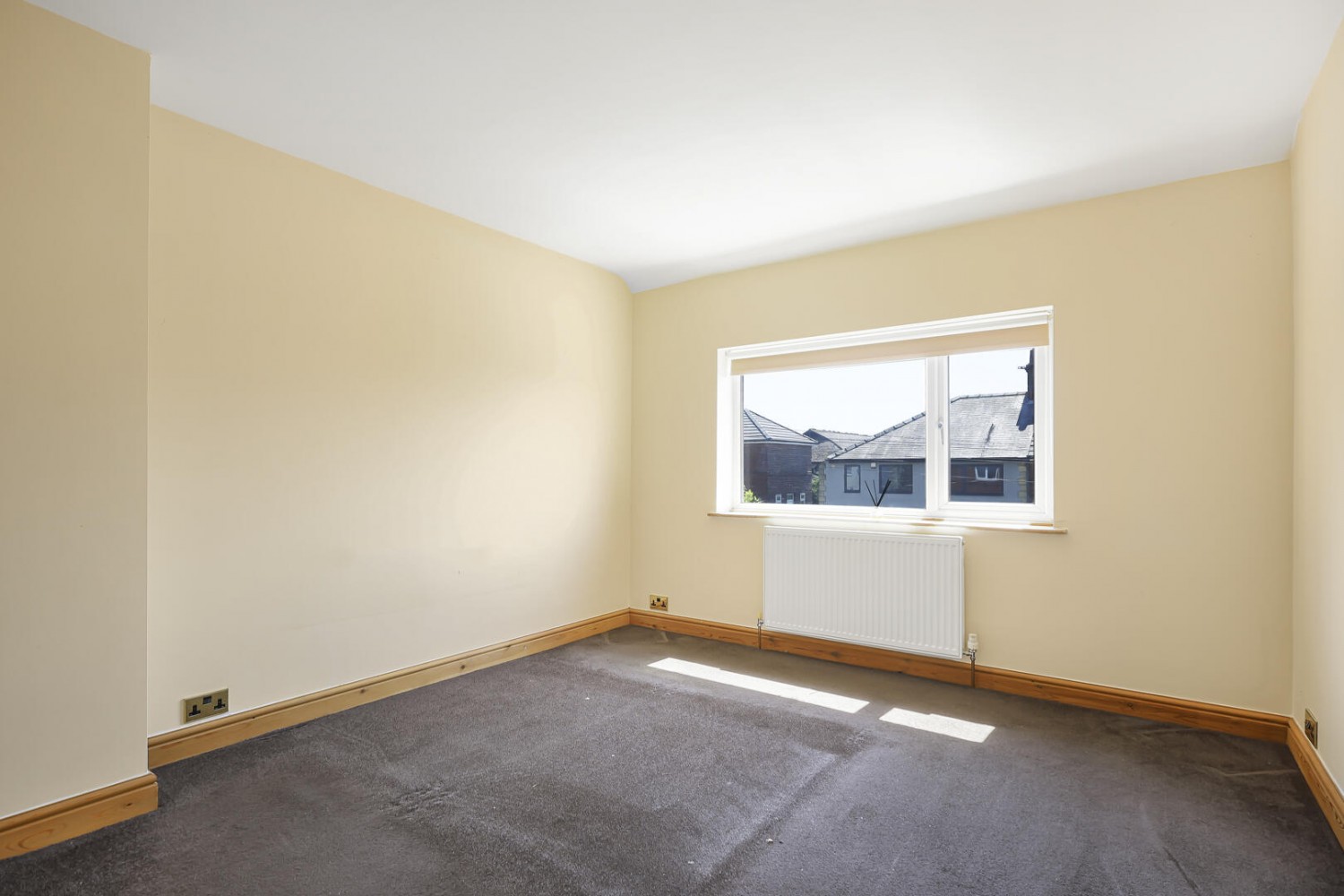 3 bedroom House for sale in Hawthorn Avenue, Yeadon, Leeds