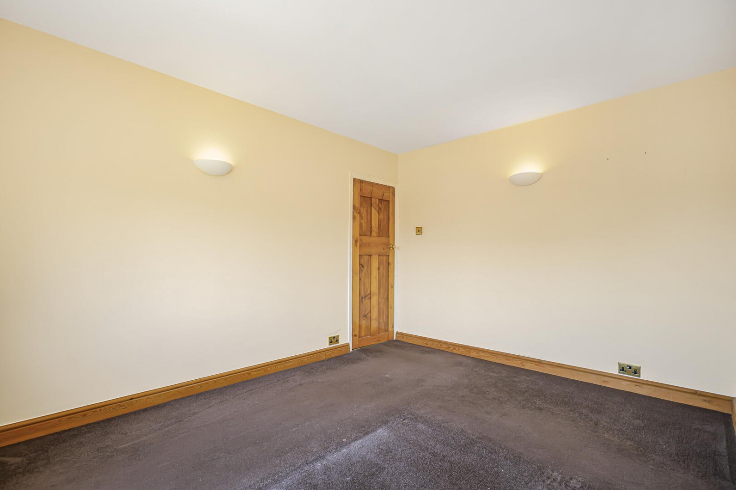 3 bedroom House for sale in Hawthorn Avenue, Yeadon, Leeds