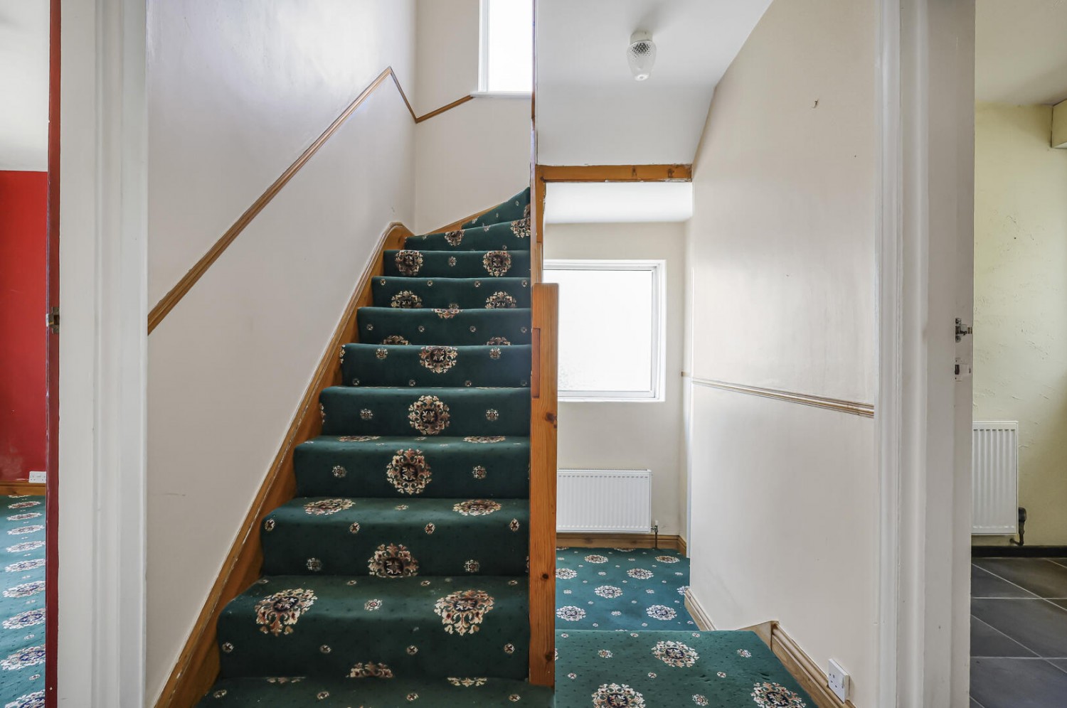 3 bedroom House for sale in Hawthorn Avenue, Yeadon, Leeds
