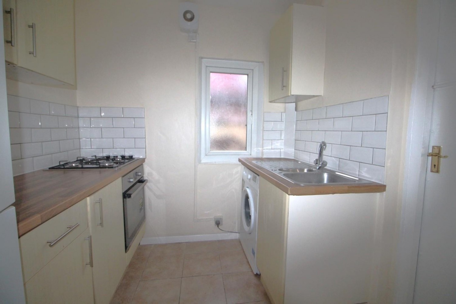 2 bedroom House to let in Claremont Road