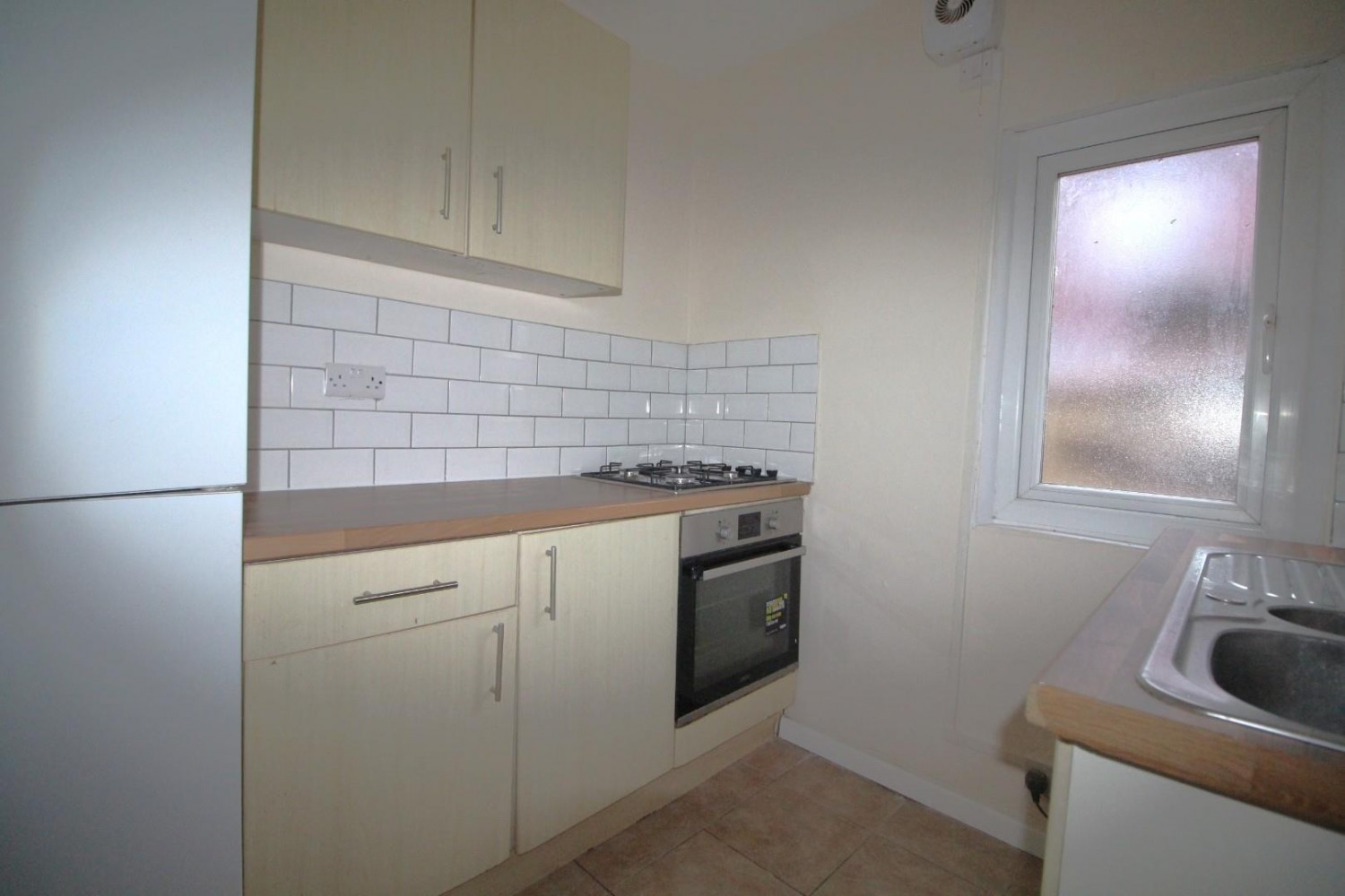 2 bedroom House to let in Claremont Road