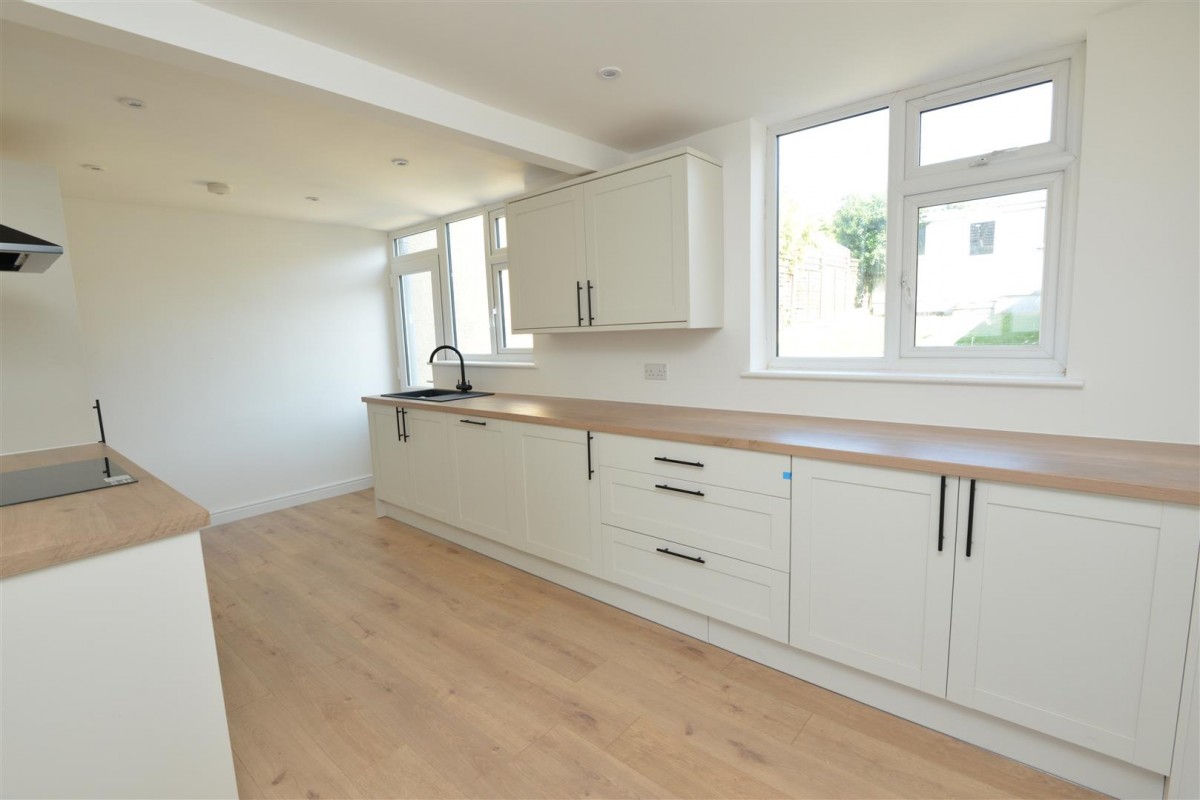 Cotswold View, Kingswood, Bristol BS15 1TX