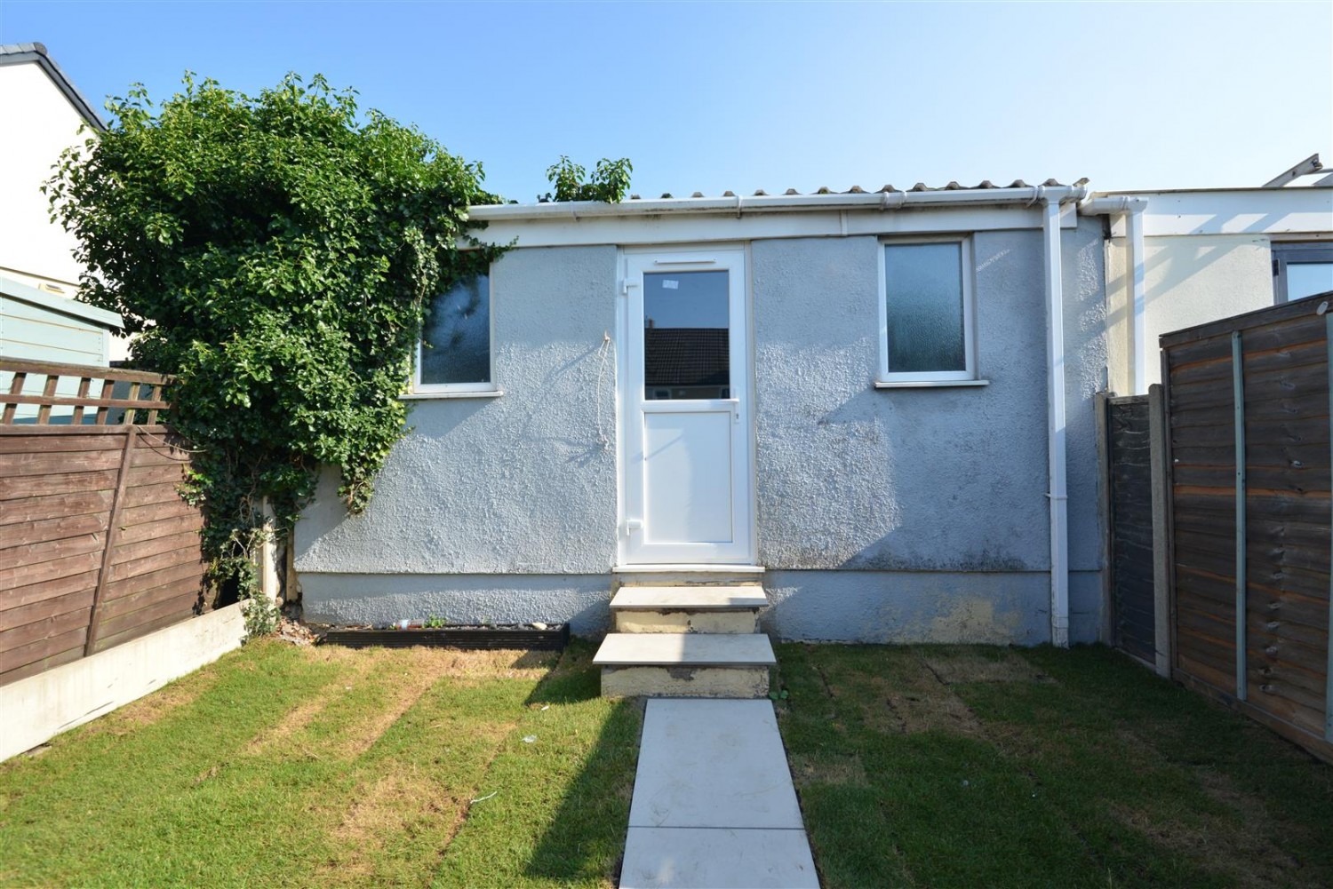 3 bedroom House for sale in Cotswold View, Kingswood, Bristol BS15 1TX