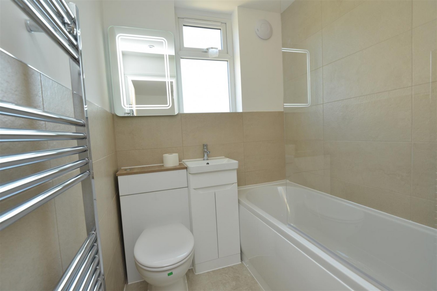 3 bedroom House for sale in Cotswold View, Kingswood, Bristol BS15 1TX