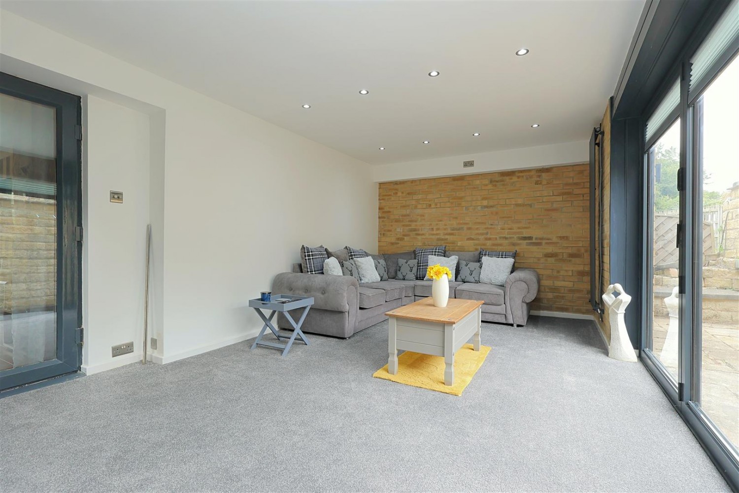 4 bedroom House for sale in Summerfield Road, Bramley