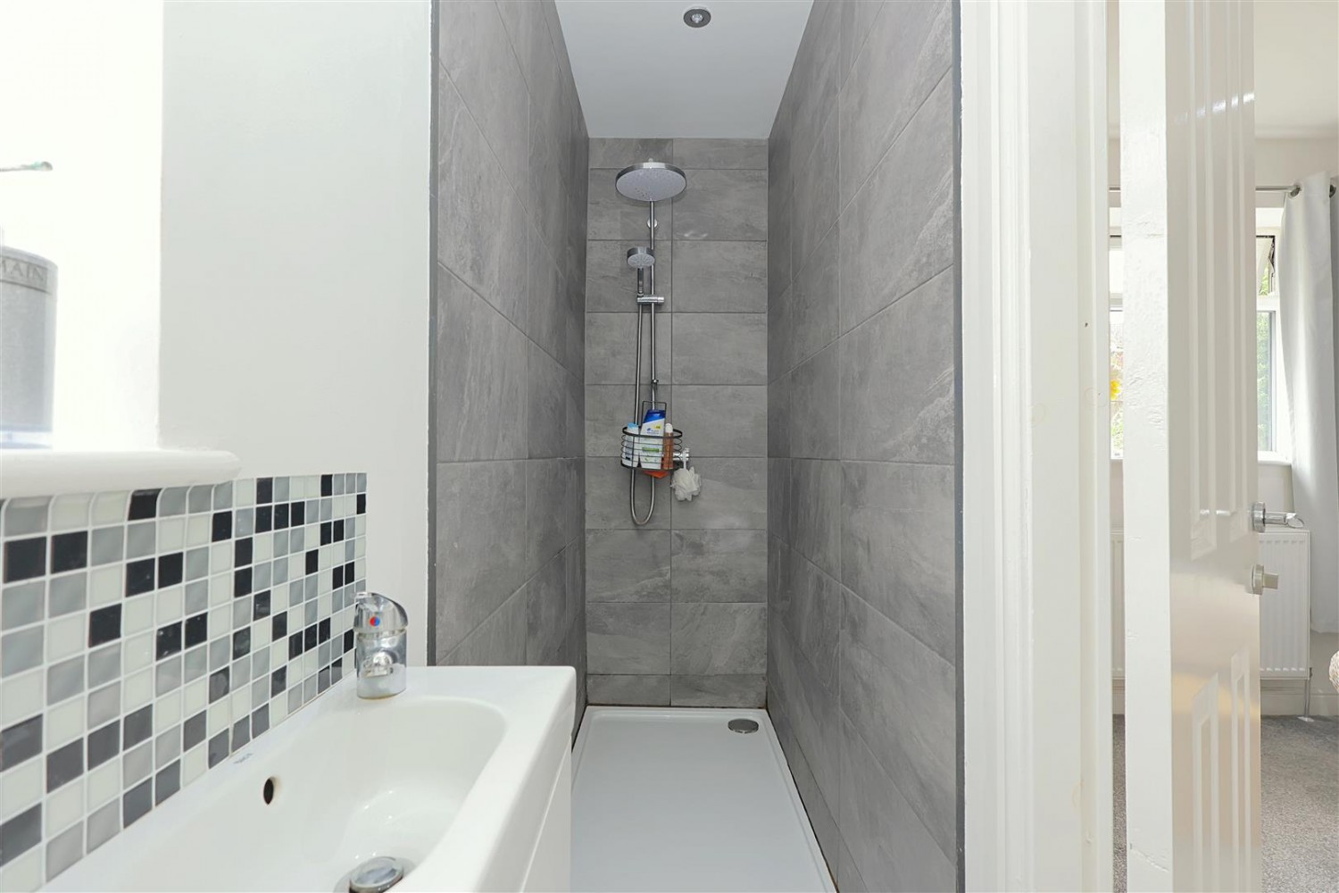 4 bedroom House for sale in Summerfield Road, Bramley