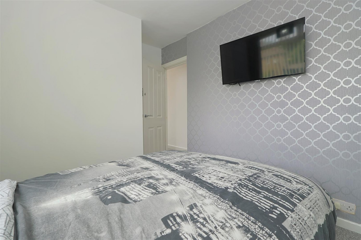 4 bedroom House for sale in Summerfield Road, Bramley